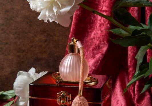 How to Choose Your Wedding Day Perfume