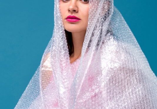 How to Wear a Birdcage Veil: Your Questions Answered